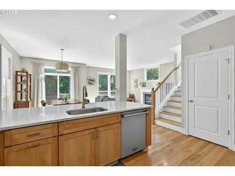 8234 SW 10th Avenue Portland OR 97219