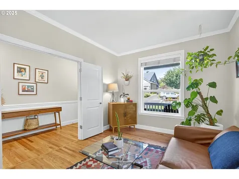 8234 SW 10th Avenue Portland OR 97219