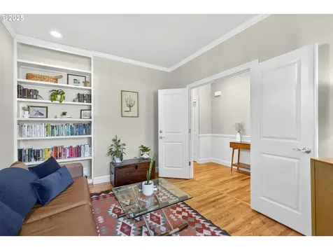 8234 SW 10th Avenue Portland OR 97219