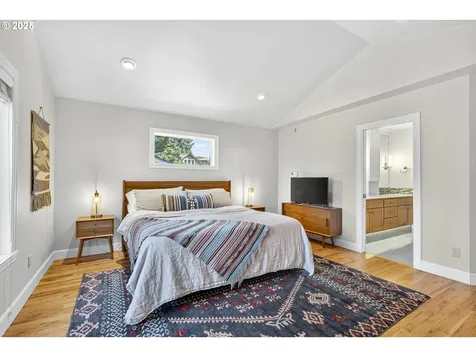 8234 SW 10th Avenue Portland OR 97219