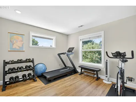 8234 SW 10th Avenue Portland OR 97219