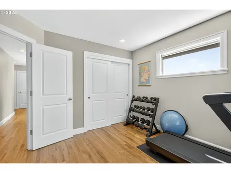 8234 SW 10th Avenue Portland OR 97219
