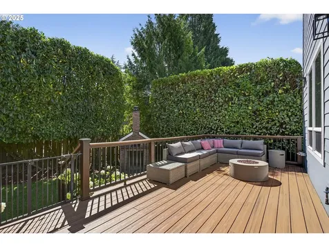 8234 SW 10th Avenue Portland OR 97219
