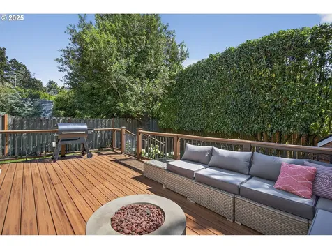 8234 SW 10th Avenue Portland OR 97219