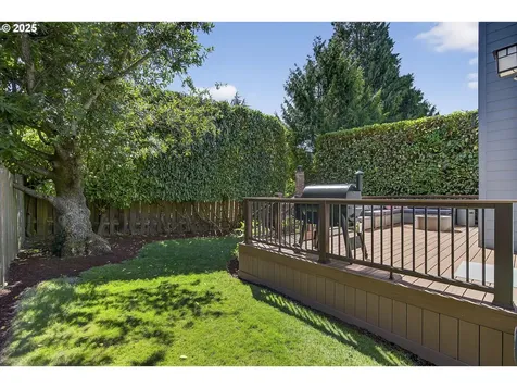 8234 SW 10th Avenue Portland OR 97219