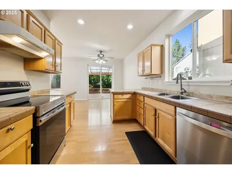 17723 SW Falling Leaf Court Beaverton OR 97003