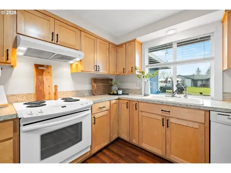 493 S Emerald Loop Cornelius OR 97113