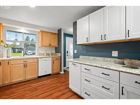 493 S Emerald Loop Cornelius OR 97113