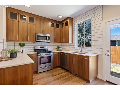 8315 SE Bush Street Portland OR 97266