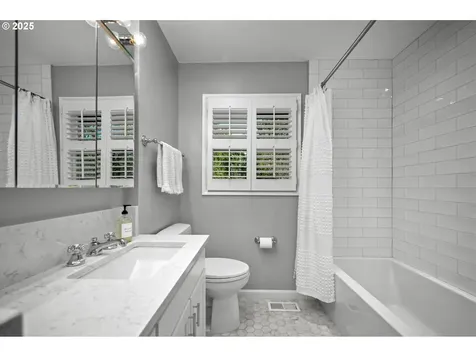 10685 SW Wakefield Street Portland OR 97225