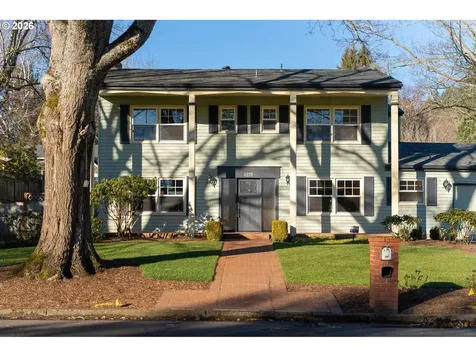 4221 SW 47th Drive Portland OR 97221