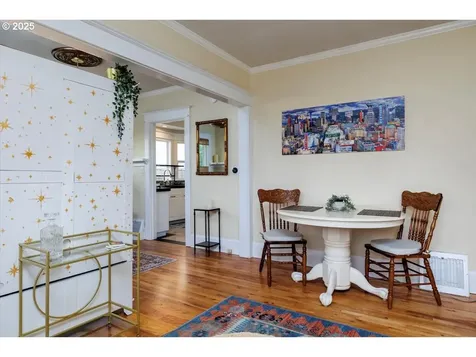 3723 SE Clay Street Portland OR 97214