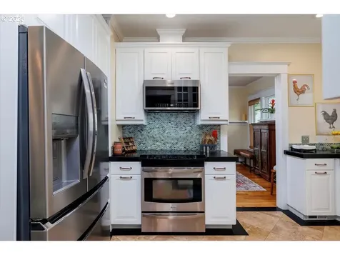 3723 SE Clay Street Portland OR 97214