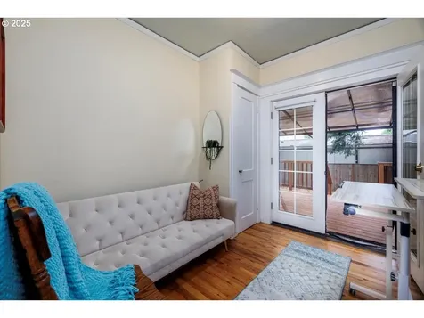 3723 SE Clay Street Portland OR 97214