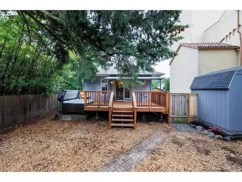 3723 SE Clay Street Portland OR 97214