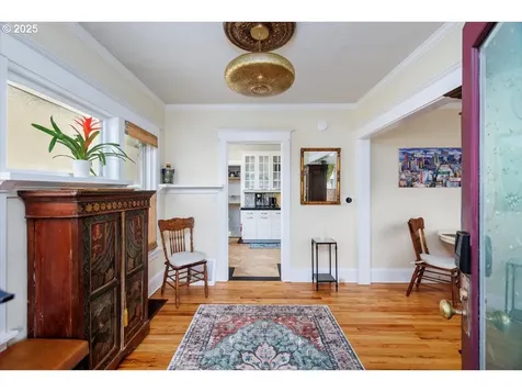 3723 SE Clay Street Portland OR 97214