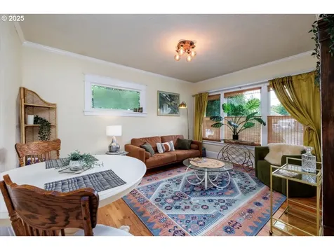 3723 SE Clay Street Portland OR 97214