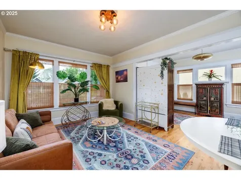 3723 SE Clay Street Portland OR 97214