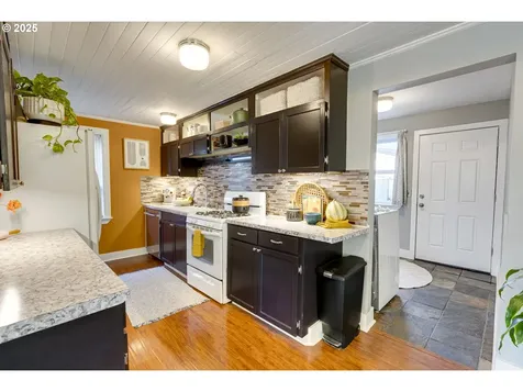 6623 SE 71st Avenue Portland OR 97206