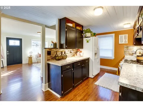 6623 SE 71st Avenue Portland OR 97206