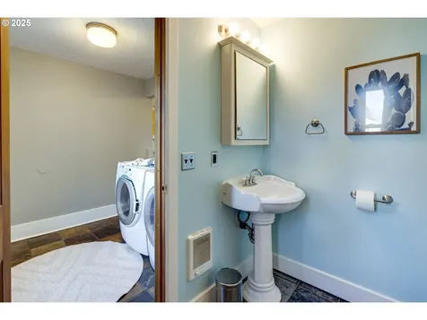 6623 SE 71st Avenue Portland OR 97206