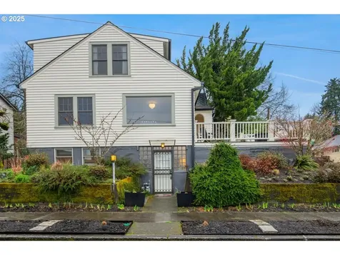 7150 SE Alder Street Portland OR 97215