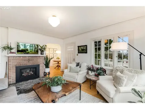7150 SE Alder Street Portland OR 97215