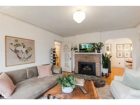 7150 SE Alder Street Portland OR 97215
