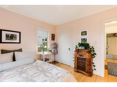 7150 SE Alder Street Portland OR 97215