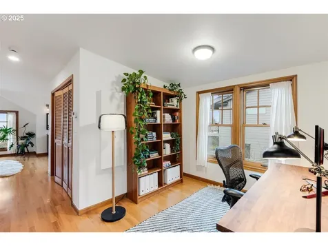 7150 SE Alder Street Portland OR 97215