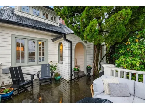 7150 SE Alder Street Portland OR 97215