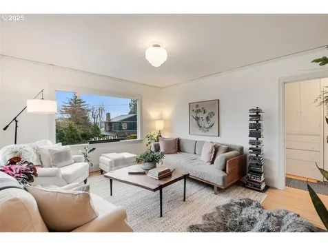 7150 SE Alder Street Portland OR 97215