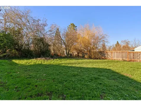 2064 Grant Street Eugene OR 97405