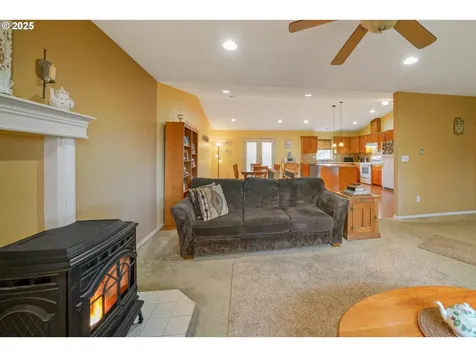 1625 Brown Street Woodburn OR 97071