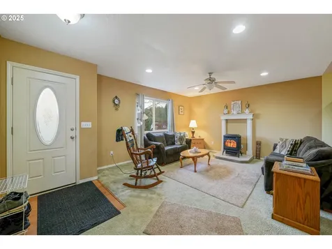 1625 Brown Street Woodburn OR 97071