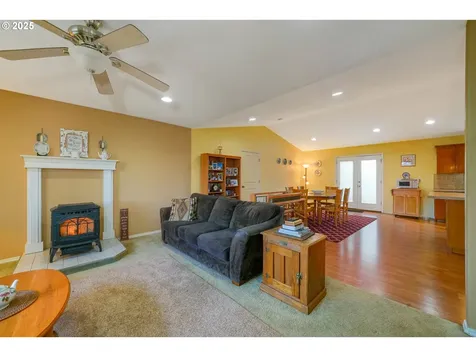 1625 Brown Street Woodburn OR 97071