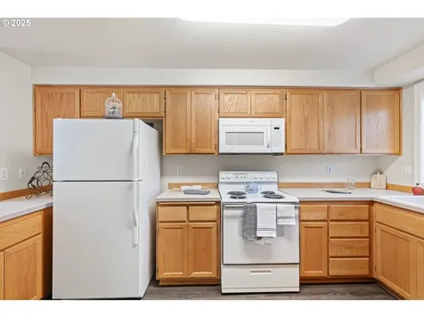 1623 Oak Patch Road Eugene OR 97402
