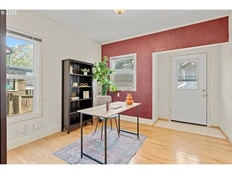 5906 NE Cleveland Avenue Portland OR 97211