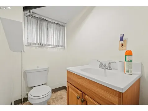 5906 NE Cleveland Avenue Portland OR 97211