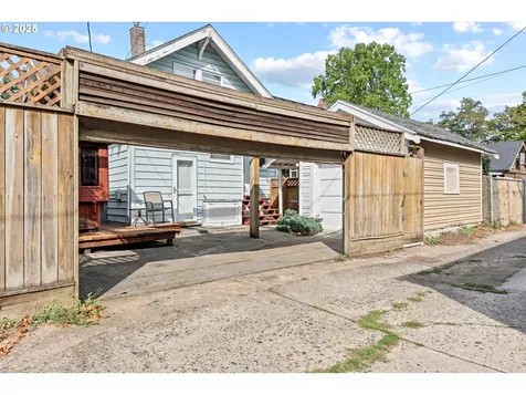 5906 NE Cleveland Avenue Portland OR 97211