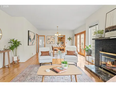 5906 NE Cleveland Avenue Portland OR 97211