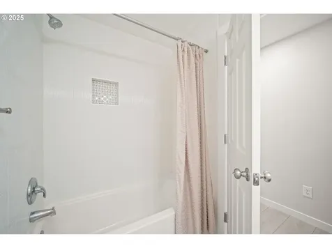 10705 NE 90th Street Vancouver WA 98662