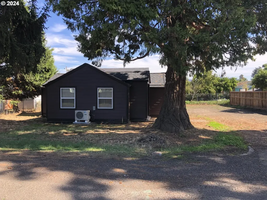 345 S 38th Street Springfield OR 97478