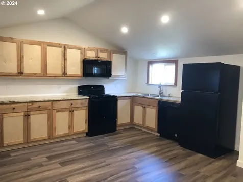 345 S 38th Street Springfield OR 97478
