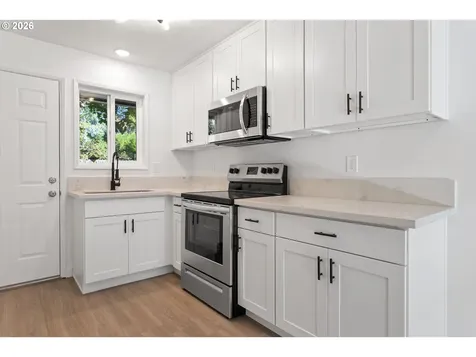 1904 SE 80th Avenue Portland OR 97215