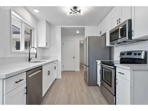 1904 SE 80th Avenue Portland OR 97215