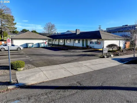 1904 SE 80th Avenue Portland OR 97215