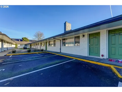 1904 SE 80th Avenue Portland OR 97215
