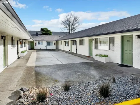 1904 SE 80th Avenue Portland OR 97215