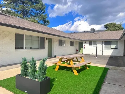1904 SE 80th Avenue Portland OR 97215